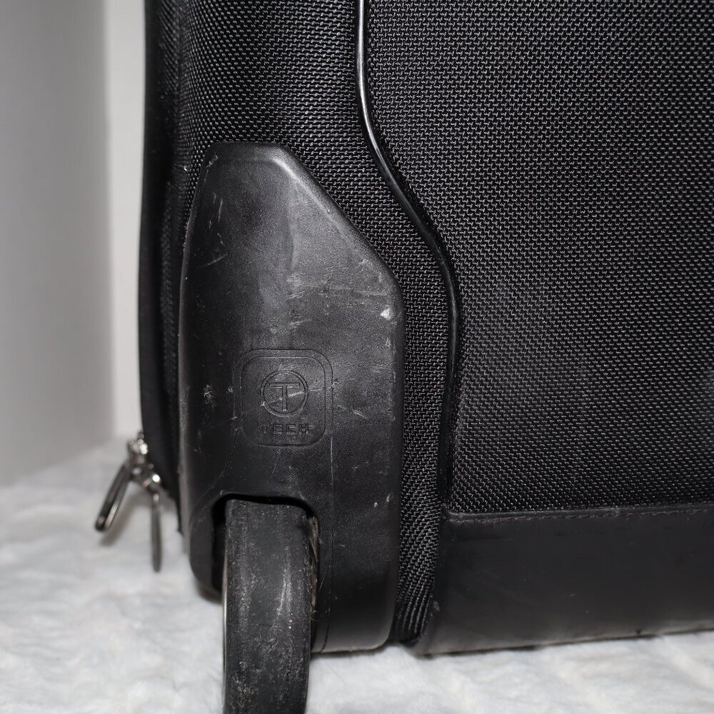 Tumi T-Tech Presidio Macarthur Wheeled Compact Laptop Briefcase Style 67102D - Picture 9 of 15